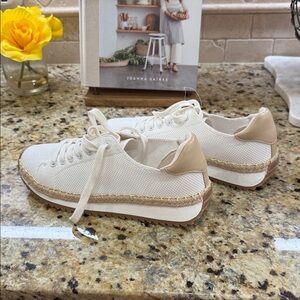 Elegant Cream and Tan Women's Sneakers
